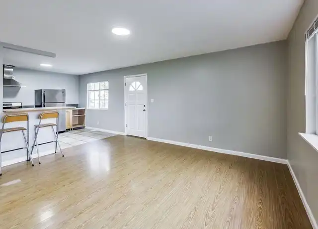 Property at 989 Vermont St Unit 04, Oakland, CA, 94610, 2 beds, 1 bath, [object Object]