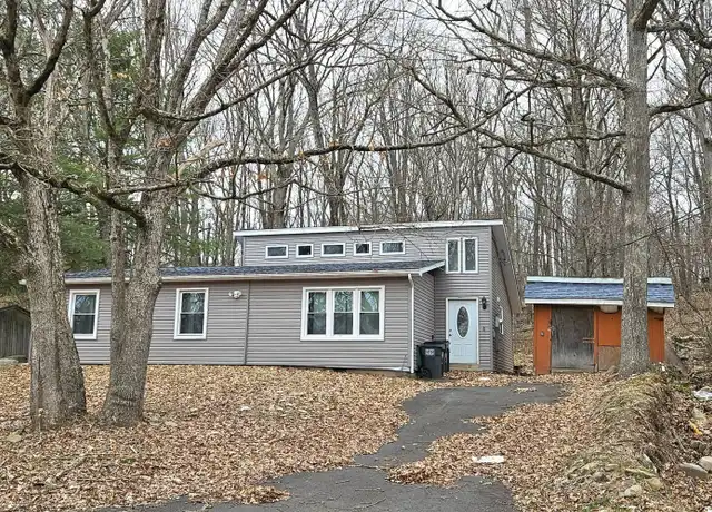 Property at 110 Center Ave, Mount Pocono, PA, 18344, 4 beds, 1.5 baths, [object Object]