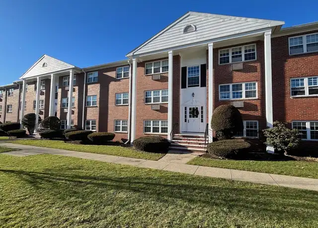 Property at 11 Old Colony Ln #3, Arlington, MA, 02476, 1 bed, 1 bath, [object Object]