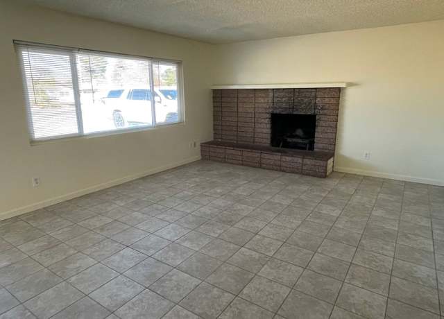 Photo of 21931 Fox Ave, Apple Valley, CA 92307