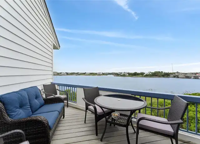 Property at 250 Dune Rd Unit 120, Westhampton Beach, NY, 11978, 1 bed, 2 baths, [object Object]