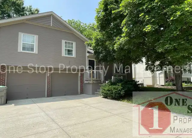 Property at 712 NE Adams Dr, Lees Summit, MO, 64086, 3 beds, 2 baths, [object Object]