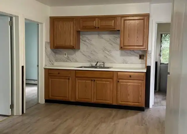 Property at 1830 Highland Ave Unit 2, Troy, NY, 12180, 4 beds, 1 bath, [object Object]