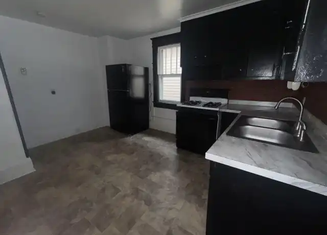 Property at 416 Hickory St Unit 2, Scranton, PA, 18505, 2 beds, 1 bath, [object Object]