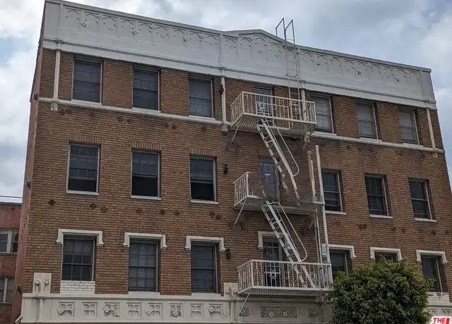 Property at 456 Cochran Ave Unit 206, Los Angeles, CA, 90036, 0 beds, 1 bath, [object Object]