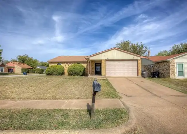 Property at 6901 Sandybrook Dr, Fort Worth, TX, 76120, 3 beds, 2 baths, [object Object]