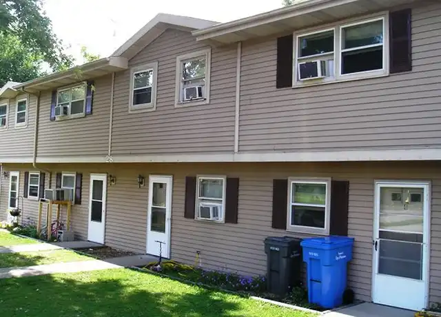 Property at 28 Pine Ridge Ct Unit 4, Watertown, WI, 53094, 2 beds, 1.5 baths, [object Object]