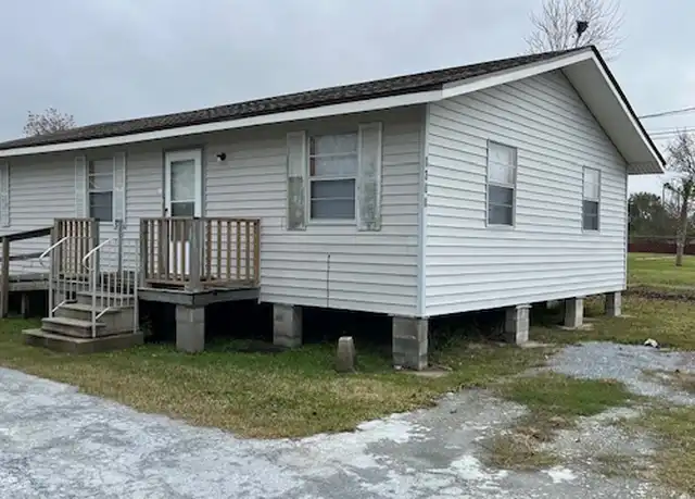 Property at 1300 N Grace St, Lake Charles, LA, 70615, 3 beds, 2 baths, [object Object]