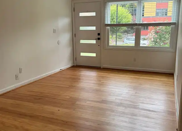 Property at 2400 N Killingsworth St Unit 2520-04, Portland, OR, 97217, 1 bed, 1 bath, [object Object]