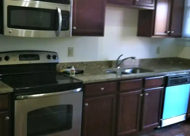 Property at 2902 Monument Ave, Richmond, VA, 23221, 2 beds, 1 bath, [object Object]
