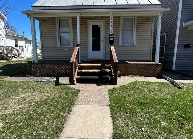 Property at 1221 4th St S, La Crosse, WI, 54601, 3 beds, 1 bath, [object Object]