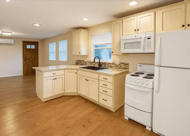 Property at 560 Durango Dr Unit 3, Toledo, OH, 43609, 1 bed, 1 bath, [object Object]