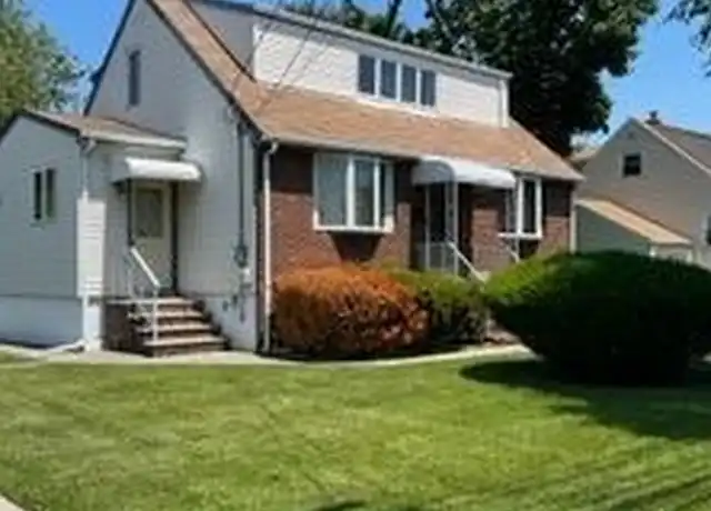 Property at 178 Pandolfi Ave, Secaucus, NJ, 07094, 3 beds, 2 baths, [object Object]