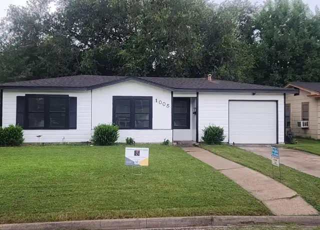 Property at 1005 E Polk Ave, Victoria, TX, 77901, 3 beds, 1 bath, [object Object]