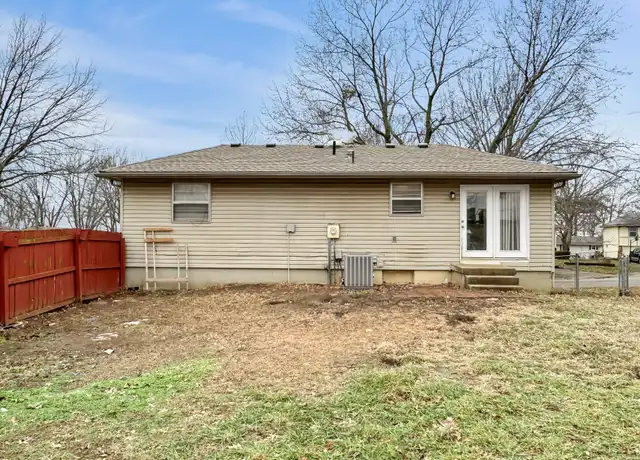 Property at 1300 NW Golfview Dr, Grain Valley, MO, 64029, 3 beds, 2 baths, [object Object]
