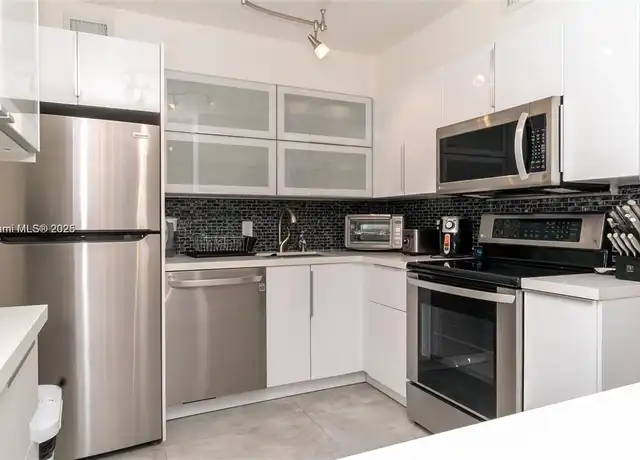 Property at 5161 Collins Ave #811, Miami Beach, FL, 33140, 2 beds, 2 baths, [object Object]
