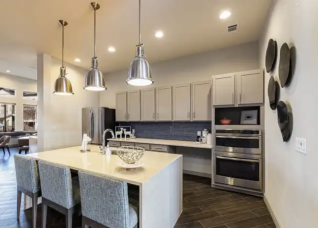 Property at Loretto at Creekside - 7319 N Loop 1604 E, San Antonio, TX, 78233, 2 beds, 2 baths, [object Object]