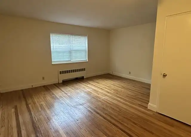 Property at 7 Charlesbank Rd Unit 4, Newton, MA, 02458, 2 beds, 1 bath, [object Object]