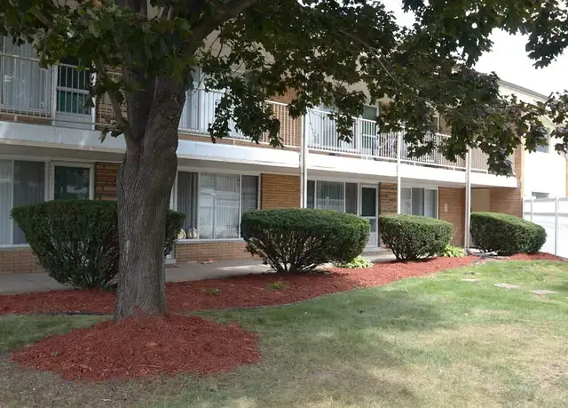 Photo of 28012 Van Dyke Ave, Warren, MI 48093
