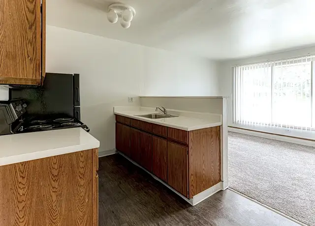 Photo of 28012 Van Dyke Ave, Warren, MI 48093
