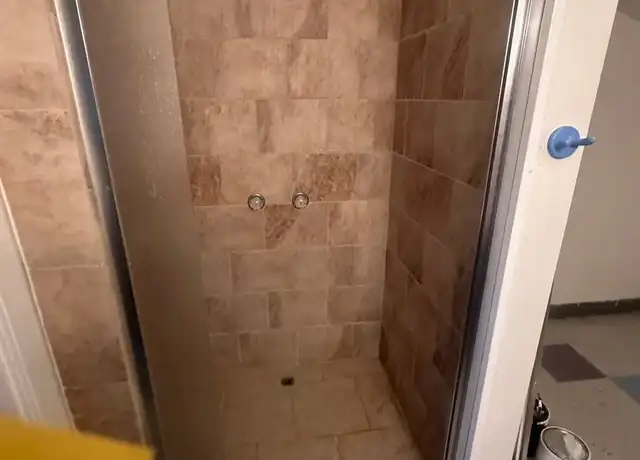 Property at 1115 S 4th St Unit 300, Louisville, KY, 40203, 3 beds, 1 bath, [object Object]