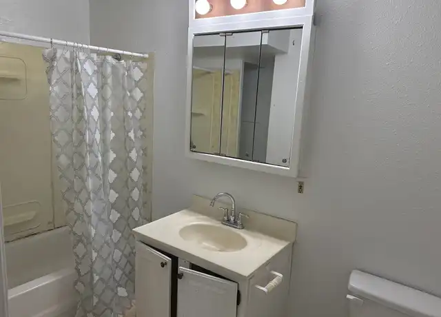 Property at 412 S Linn St, Sioux City, IA, 51106, 3 beds, 1 bath, [object Object]