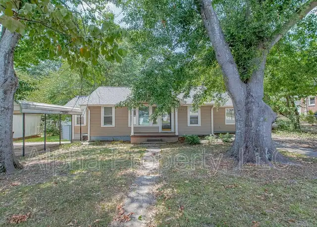 Property at 9 Linnet Dr, Greenville, SC, 29609, 3 beds, 1.5 baths, [object Object]