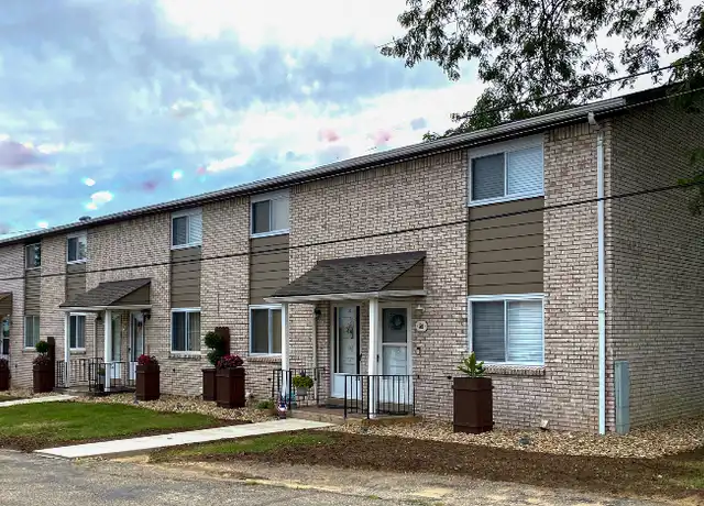 Property at 52 Soltis Dr, Irwin, PA, 15642, 2 beds, 1 bath, [object Object]