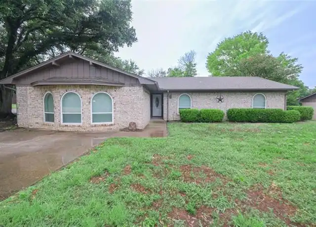 Property at 9708 Westpark Dr, Benbrook, TX, 76126, 4 beds, 2 baths, [object Object]