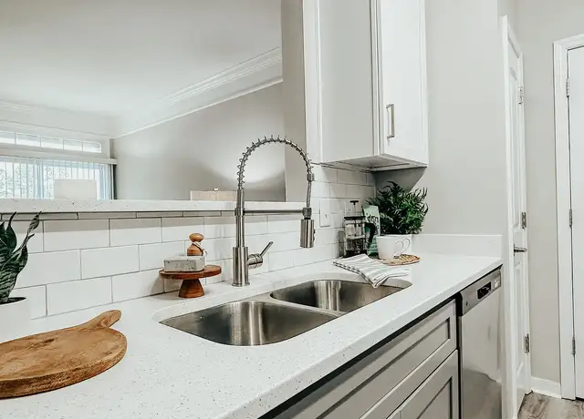 Photo of 100 Monticello Mews, Hampton, VA 23666