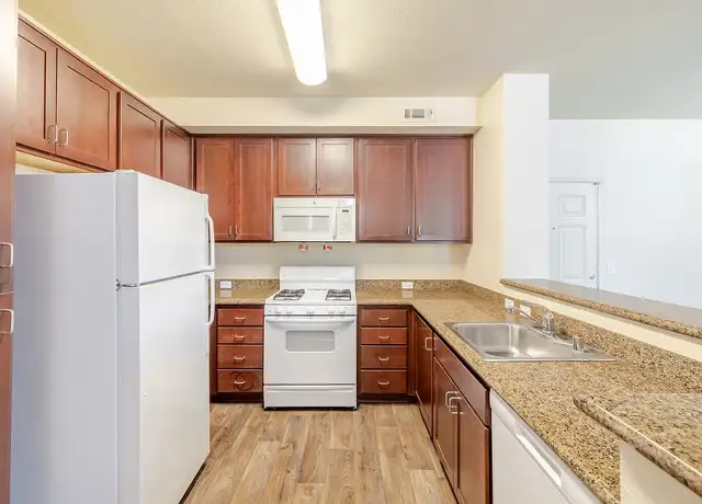 Photo of 500 W Linwood Ave, Turlock, CA 95380