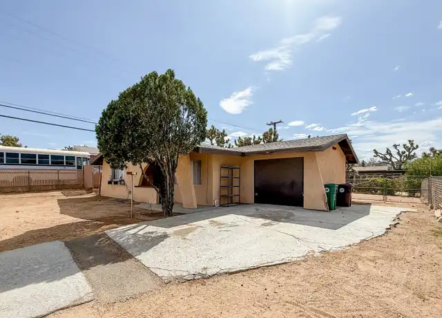 Property at 7514 Hopi Trl, Yucca Valley, CA, 92284, 2 beds, 1 bath, [object Object]