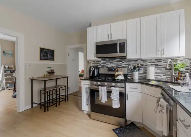 Property at 19 Malvern Ave, Somerville, MA, 02144, 3 beds, 1 bath, [object Object]