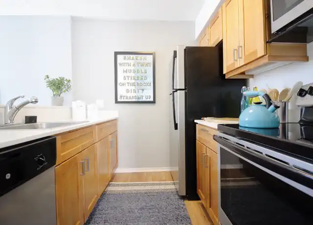 Property at 7 W Chicago Ave, Chicago, IL, 60654, 2 beds, 2 baths, [object Object]