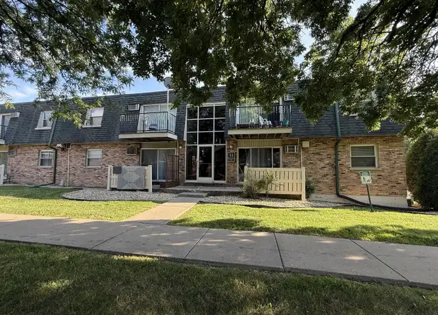 Property at 9982 S 84th Ter Unit 303, Palos Hills, IL, 60465, 2 beds, 1 bath, [object Object]