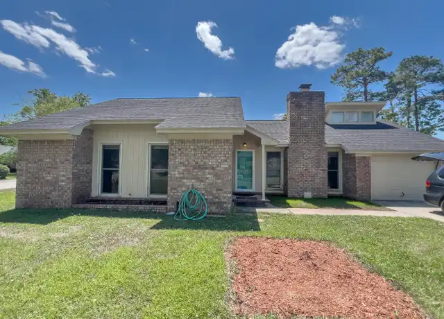 Property at 215 Ruffin Rd, Summerville, SC, 29486, 3 beds, 2 baths, [object Object]