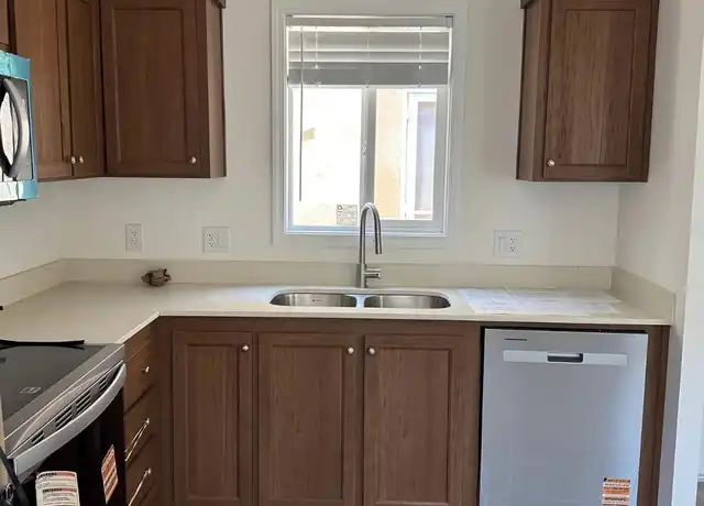 Property at 414 N School St, Lodi, CA, 95240, 3 beds, 2 baths, [object Object]