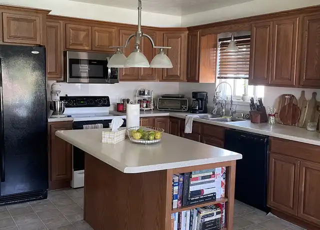 Property at 633 N Placer Ct, Grand Junction, CO, 81504, 4 beds, 2 baths, [object Object]