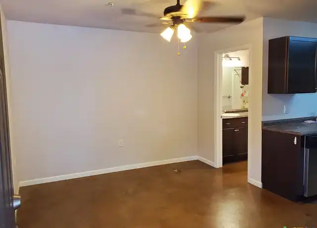 Property at 1037 W Court St Unit B, Seguin, TX, 78155, 2 beds, 1 bath, [object Object]