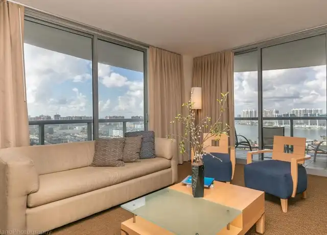 Property at Collins Avenue 18695 - Collins Ave Unit 1049782P, SUNNY ISL BCH, FL, 33160, 1 bed, 2 baths, [object Object]