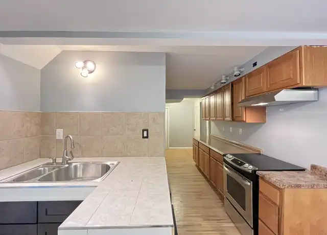 Property at 80 Hickory St, Norwich, CT, 06360, 5 beds, 1 bath, [object Object]