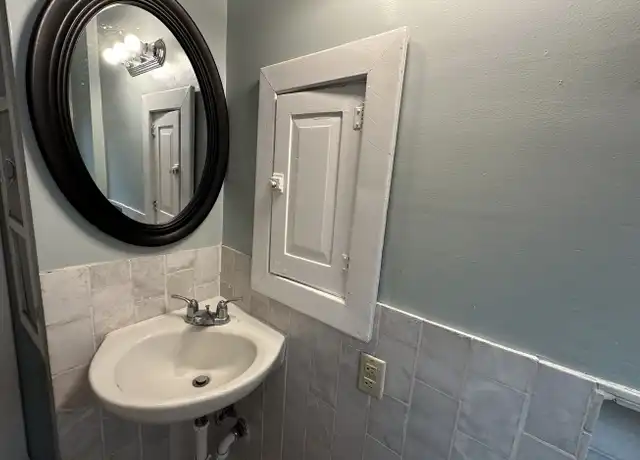 Property at 1008 Central Ave SW Unit D, Albuquerque, NM, 87102, 2 beds, 1 bath, [object Object]