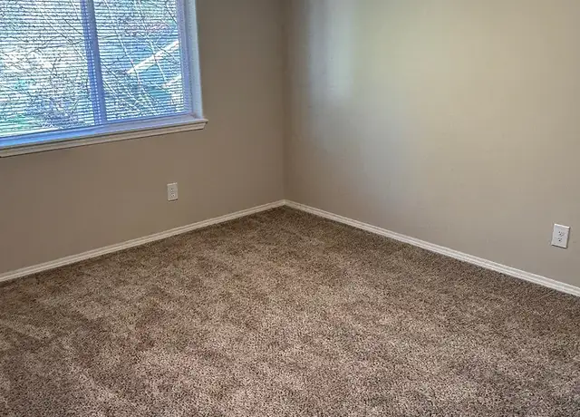 Photo of 547 SE 8th Ave, Hillsboro, OR 97123