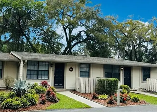 Photo of 4591 Whispering Pines Ln, Fort Pierce, FL 34982