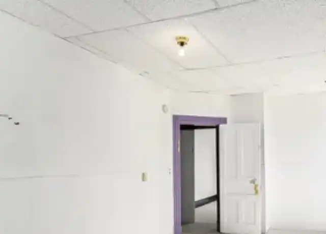 Property at 706 N Linn St Unit Upper, Bay City, MI, 48706, 3 beds, 1 bath, [object Object]