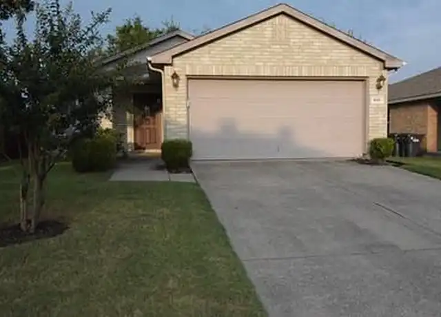 Property at 800 Margaret Dr, McKinney, TX, 75071, 3 beds, 2 baths, [object Object]