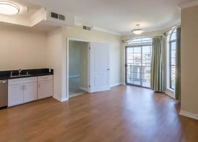 Property at 425 Broadway, Santa Monica, CA, 90401, 0-1 beds, 1 bath, [object Object]