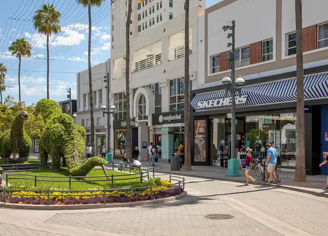 Photo of 425 Broadway, Santa Monica, CA 90401