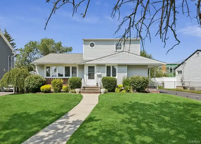 Property at 17 Columbia Rd, Hicksville, NY, 11801, 2 beds, 1 bath, [object Object]