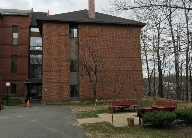 Property at Newmarket House - 9 Granite St, Newmarket, NH, 03857, 1-2 bed, 1 bath, [object Object]